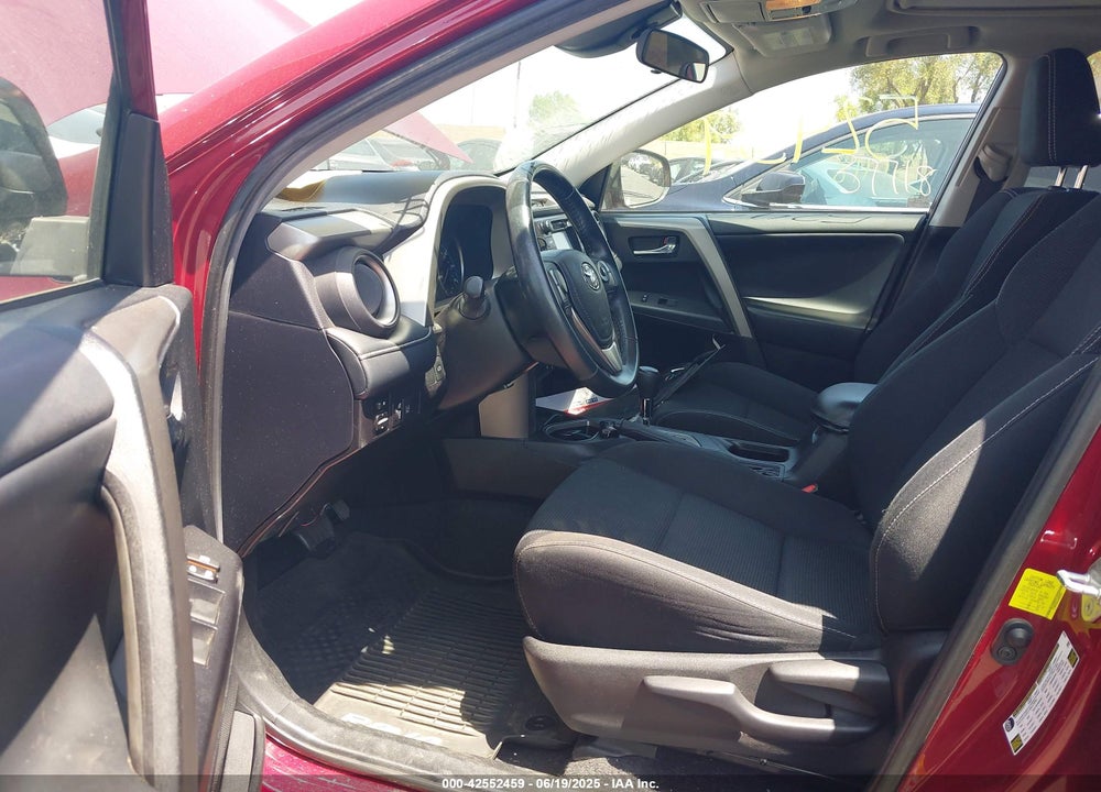 2018 TOYOTA RAV4 XLE VIN: 2T3WFREV4JW505053