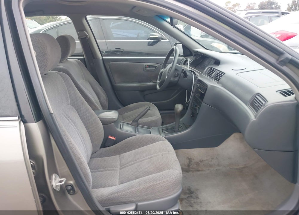 2001 TOYOTA CAMRY LE VIN: 4T1BG22K51U042197