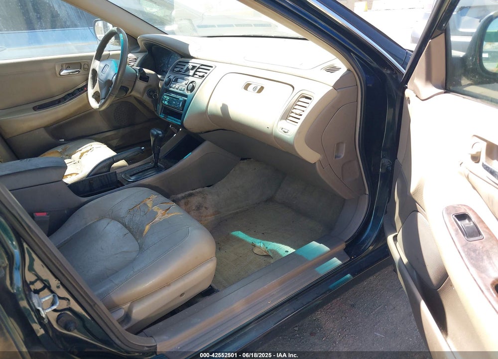 1999 HONDA ACCORD EX V6 VIN: 1HGCG165XXA055076