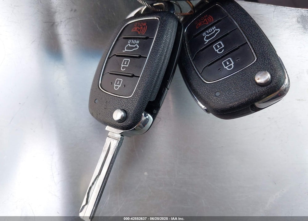 2018 HYUNDAI TUCSON VIN: KM8J33A48JU722983