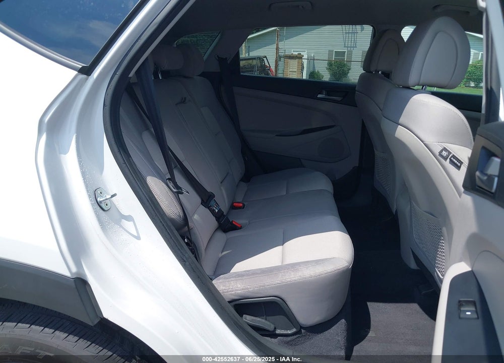 2018 HYUNDAI TUCSON VIN: KM8J33A48JU722983