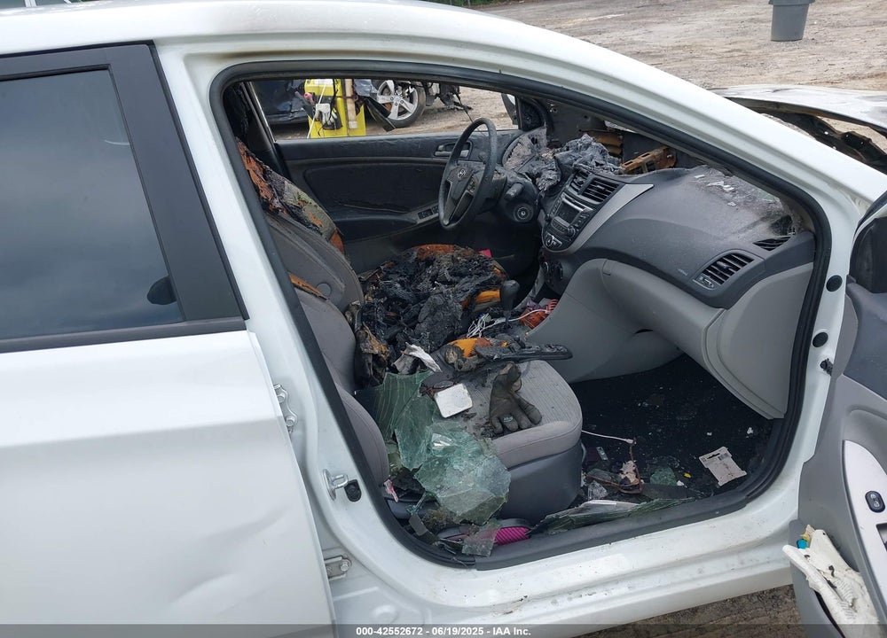 2016 HYUNDAI ACCENT VIN: KMHCT5AE4GU248228