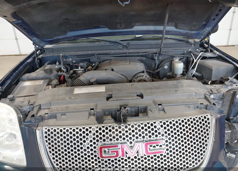 2007 GMC YUKON DENALI VIN: 1GKFK63897J300153