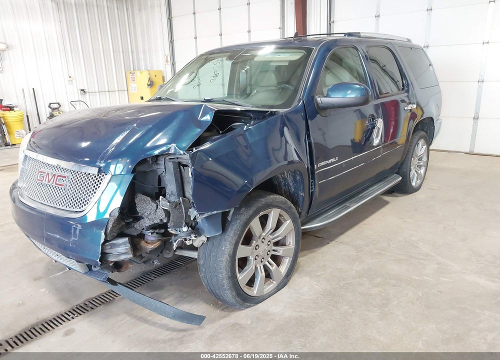 2007 GMC YUKON DENALI VIN: 1GKFK63897J300153