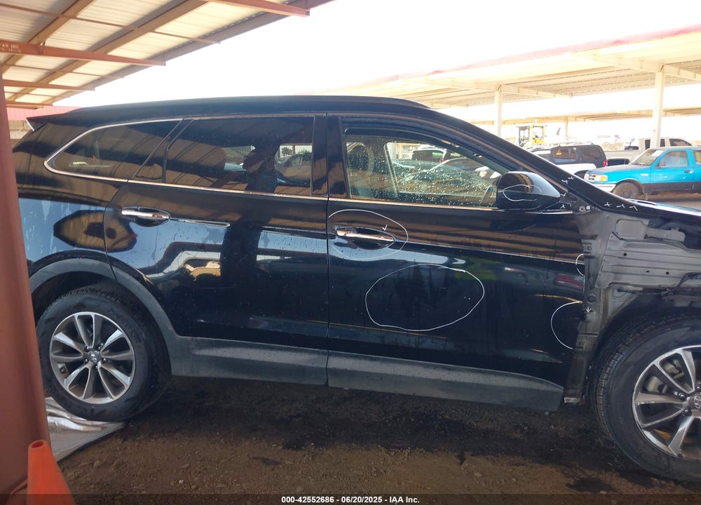 2017 HYUNDAI SANTA FE VIN: KM8SMDHF9HU213686