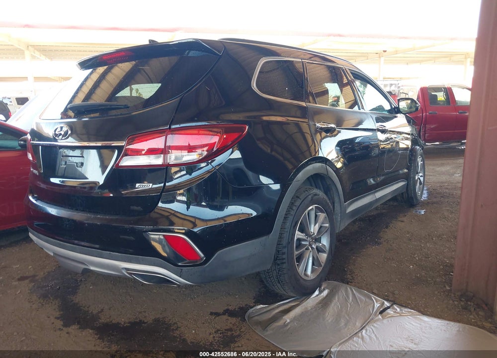 2017 HYUNDAI SANTA FE VIN: KM8SMDHF9HU213686