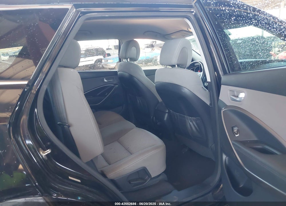 2017 HYUNDAI SANTA FE VIN: KM8SMDHF9HU213686