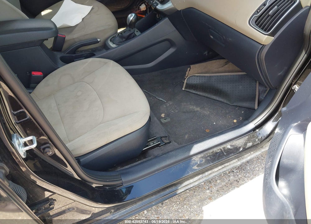 2016 KIA RIO VIN: KNADN4A38G6661279