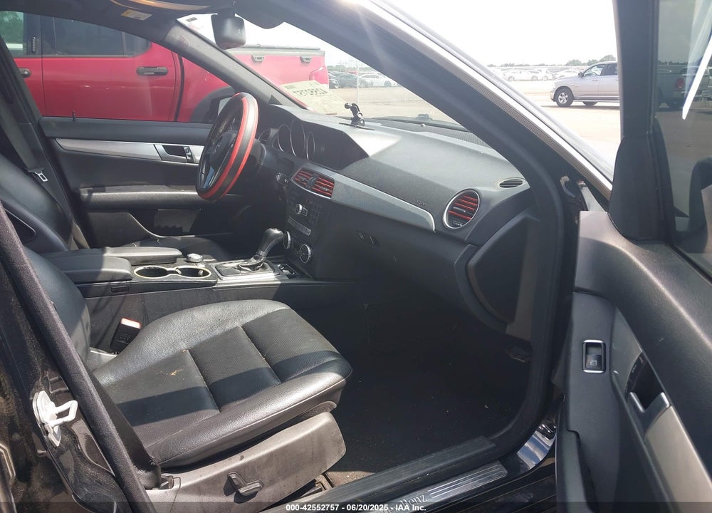 2014 MERCEDES-BENZ C CLASS VIN: WDDGF8AB8EG251039