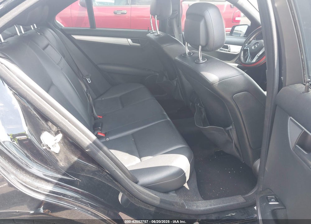 2014 MERCEDES-BENZ C CLASS VIN: WDDGF8AB8EG251039