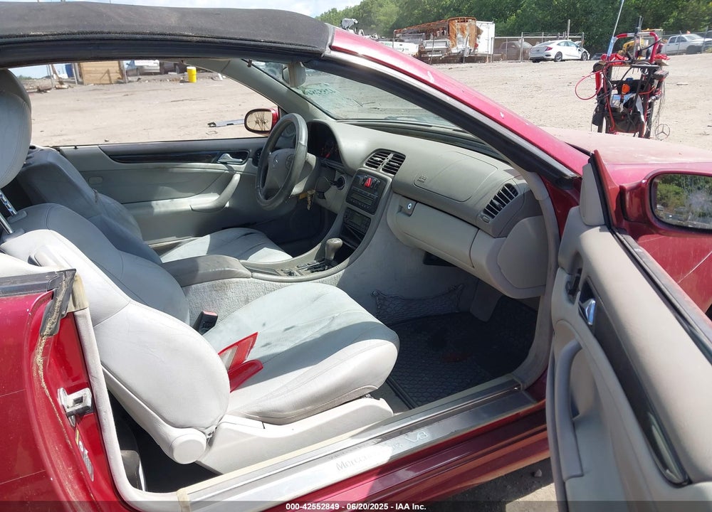 2000 MERCEDES-BENZ CLK 430 VIN: WDBLK70G0YT036504