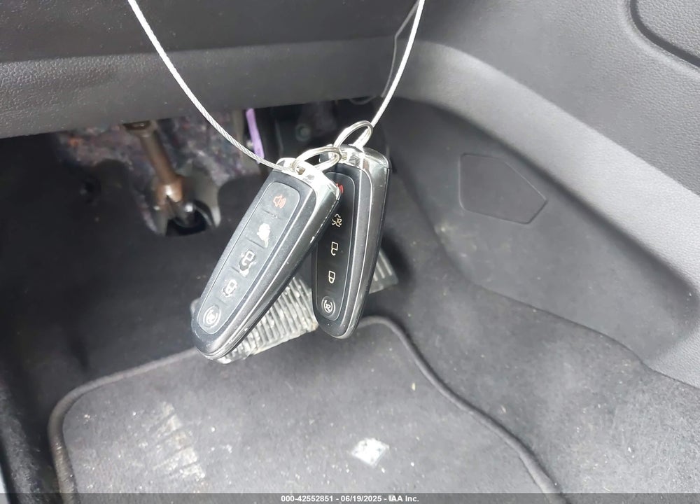 2016 FORD ESCAPE VIN: 1FMCU9J90GUC76504