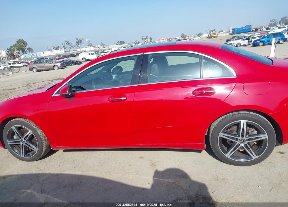 2019 MERCEDES-BENZ A-CLASS VIN: WDD3G4EB2KW022159