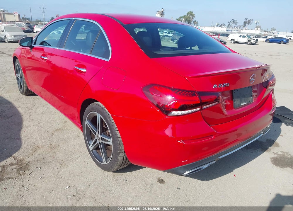 2019 MERCEDES-BENZ A-CLASS VIN: WDD3G4EB2KW022159