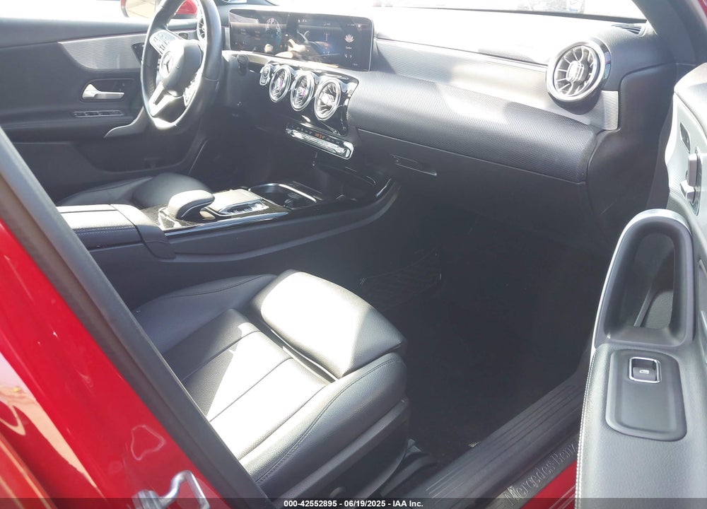 2019 MERCEDES-BENZ A-CLASS VIN: WDD3G4EB2KW022159