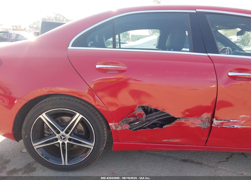 2019 MERCEDES-BENZ A-CLASS VIN: WDD3G4EB2KW022159
