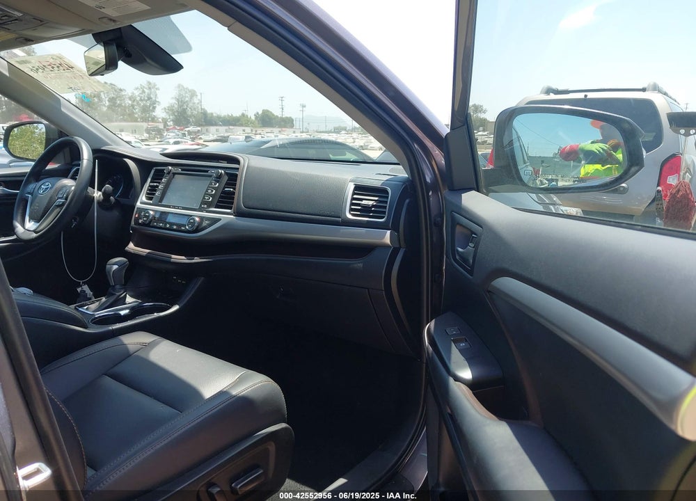 2019 TOYOTA HIGHLANDER VIN: 5TDJZRFHXKS712771