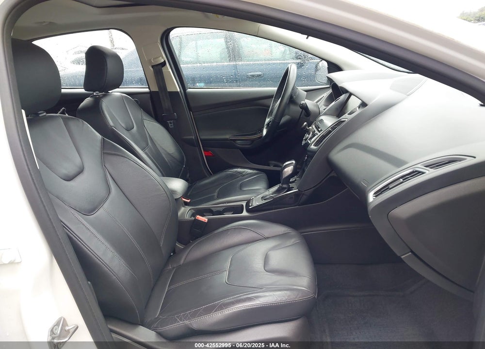 2015 FORD FOCUS VIN: 1FADP3N28FL262273