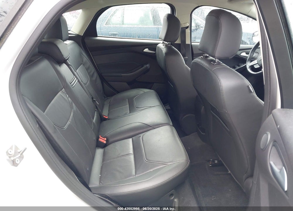 2015 FORD FOCUS VIN: 1FADP3N28FL262273