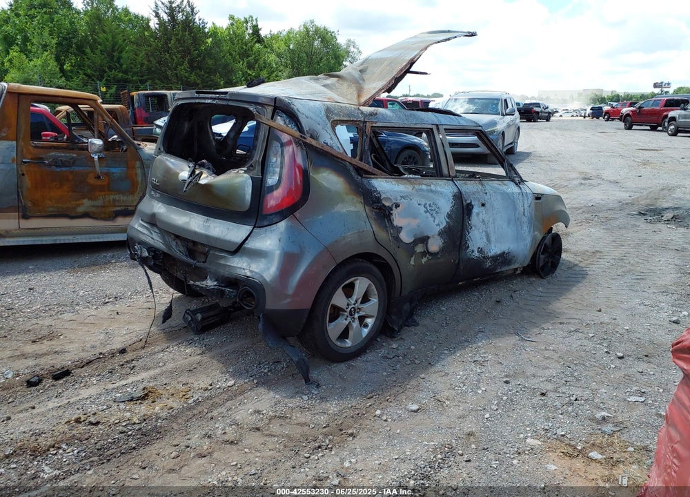 2018 KIA SOUL VIN: KNDJN2A20J7601600