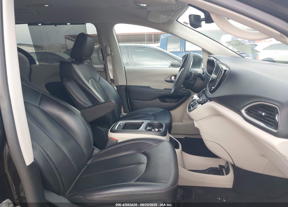 2023 CHRYSLER PACIFICA TOURING L VIN: 2C4RC1BG1PR550628