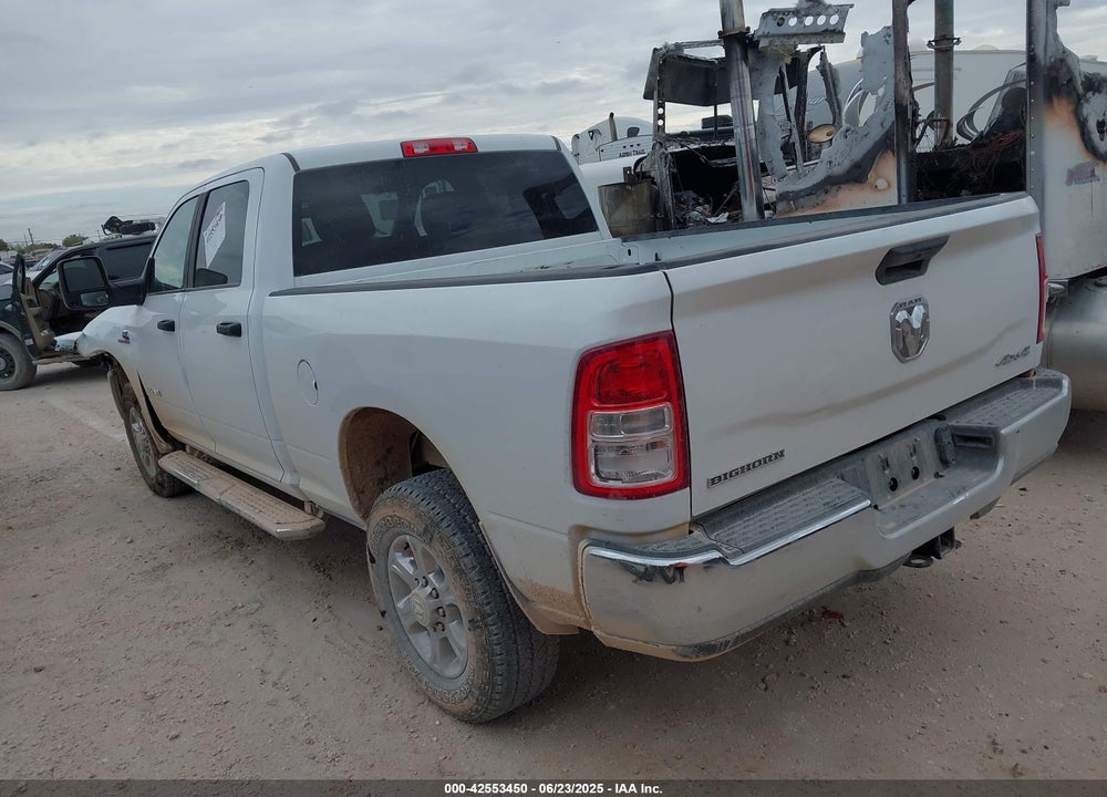 2024 RAM 2500 BIG HORN 4X4 6'4 BOX VIN: 3C6UR5DL7RG311210