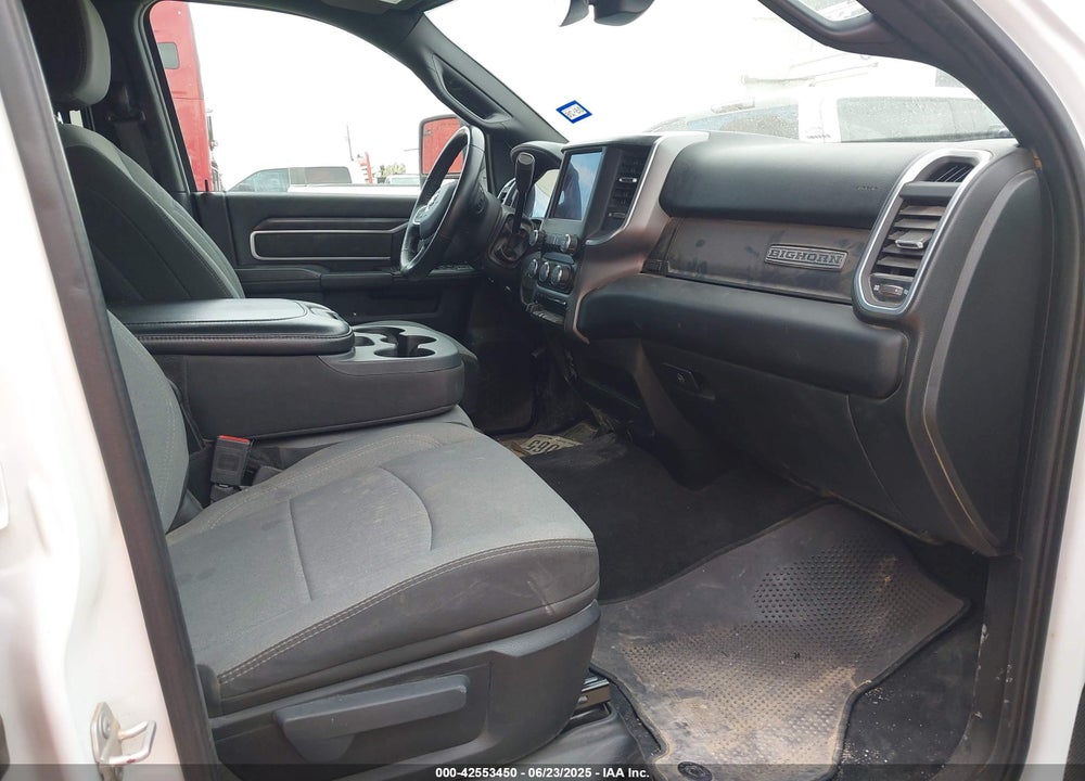 2024 RAM 2500 BIG HORN 4X4 6'4 BOX VIN: 3C6UR5DL7RG311210