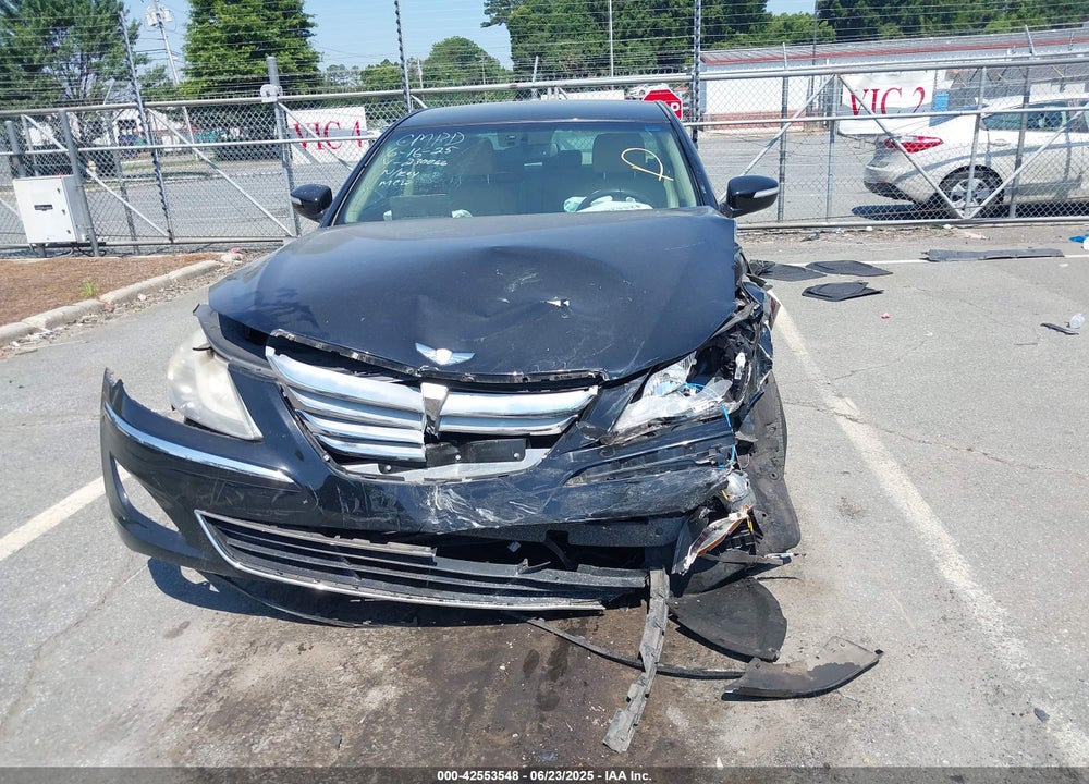 2013 HYUNDAI GENESIS VIN: KMHGC4DDXDU230066