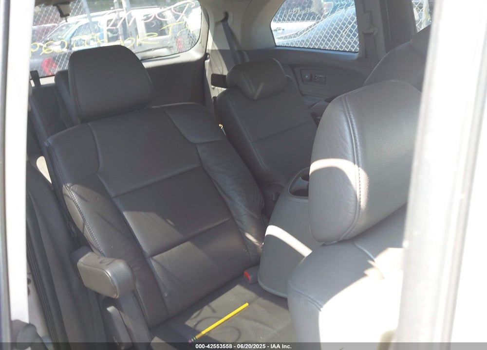 2011 HONDA ODYSSEY VIN: 5FNRL5H63BB076675