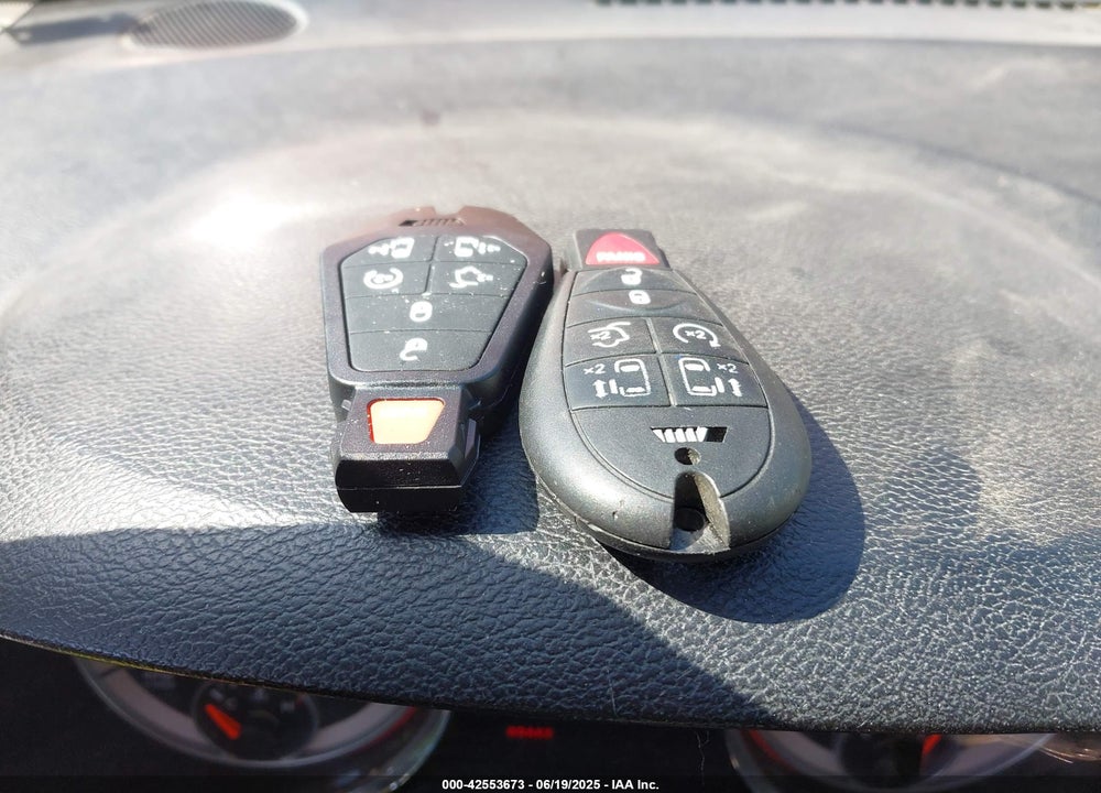2011 DODGE GRAND CARAVAN CREW VIN: 2D4RN5DGXBR720687
