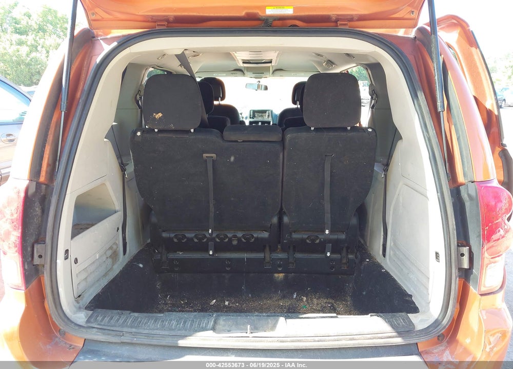 2011 DODGE GRAND CARAVAN CREW VIN: 2D4RN5DGXBR720687