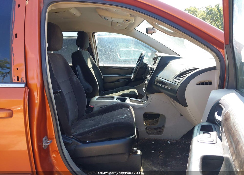 2011 DODGE GRAND CARAVAN CREW VIN: 2D4RN5DGXBR720687