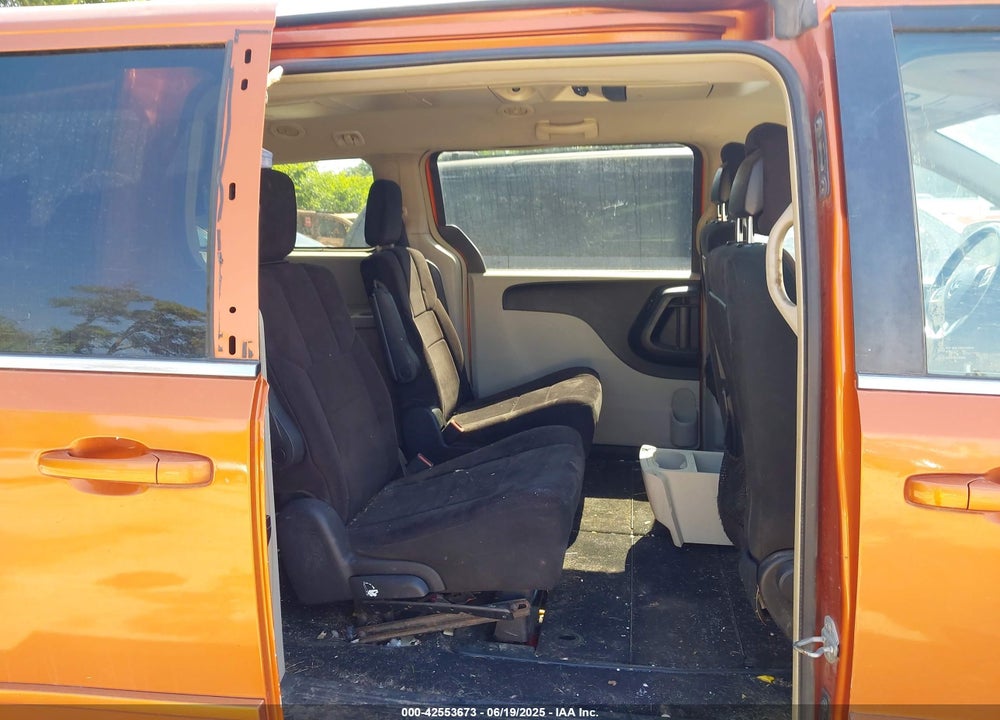 2011 DODGE GRAND CARAVAN CREW VIN: 2D4RN5DGXBR720687