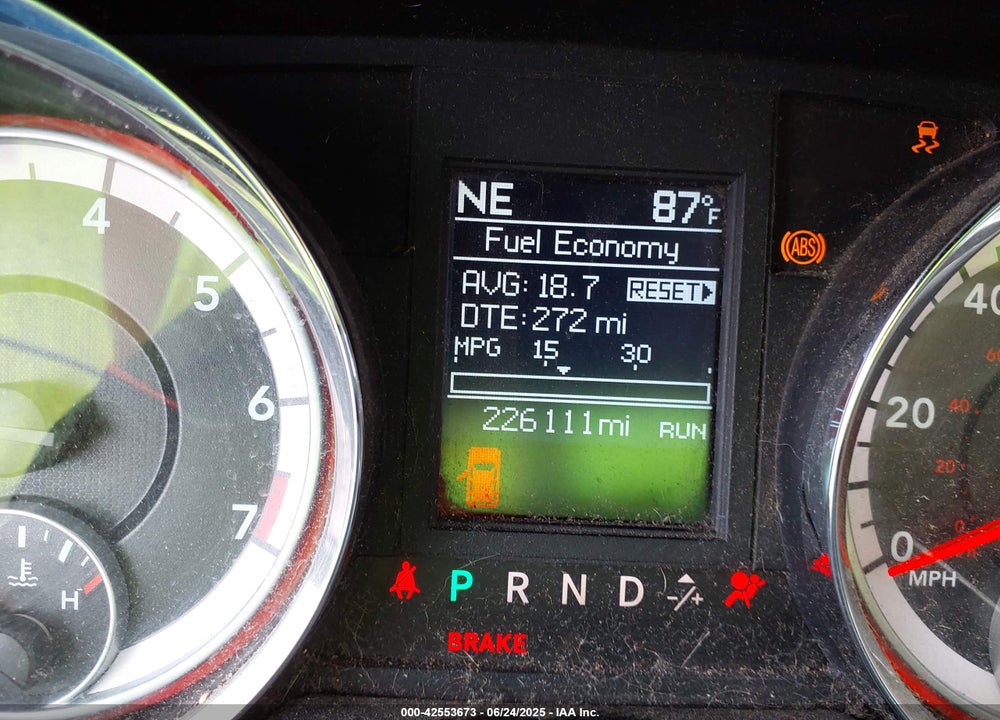 2011 DODGE GRAND CARAVAN CREW VIN: 2D4RN5DGXBR720687
