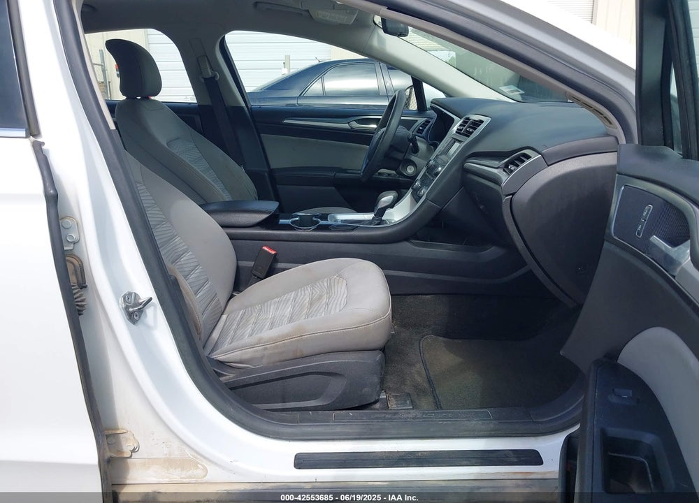 2016 FORD FUSION S VIN: 1FA6P0G75G5113776