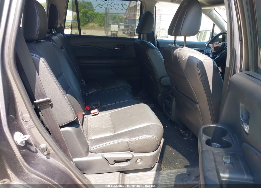 2021 HONDA PILOT VIN: 5FNYF6H23MB067578