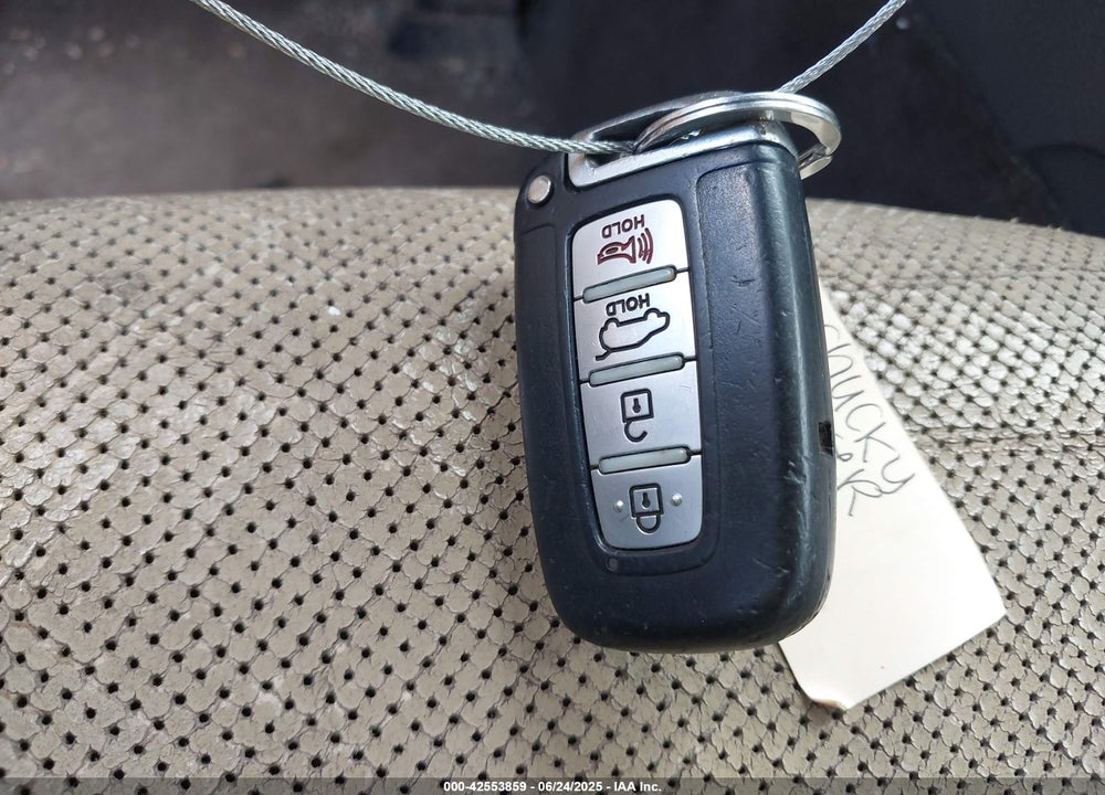 2011 HYUNDAI GENESIS VIN: KMHGC4DE1BU133232