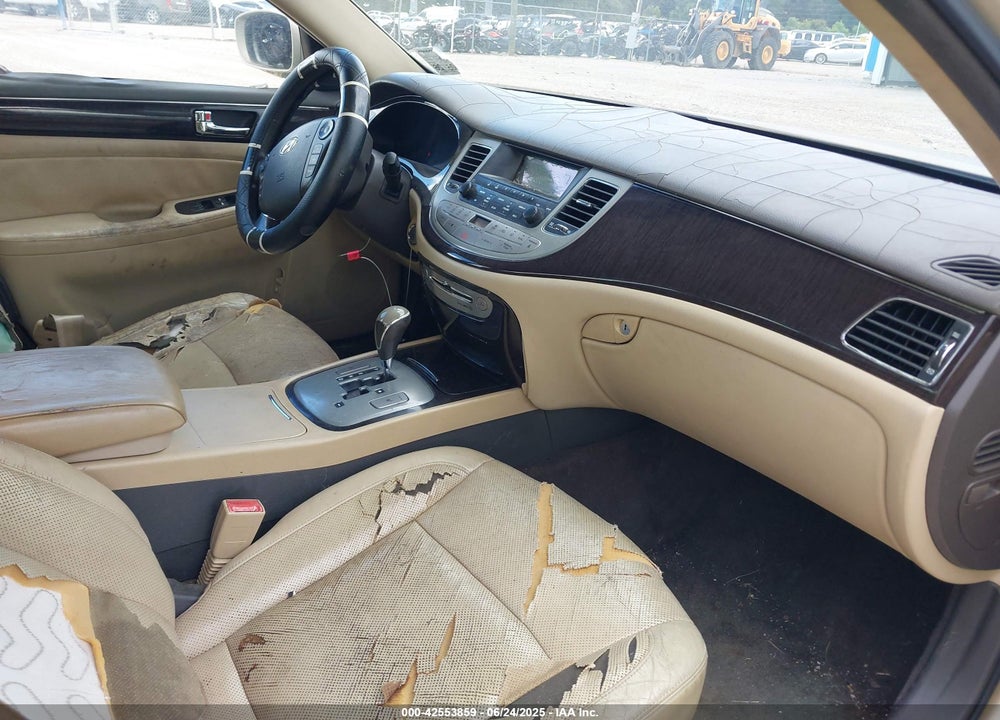 2011 HYUNDAI GENESIS VIN: KMHGC4DE1BU133232