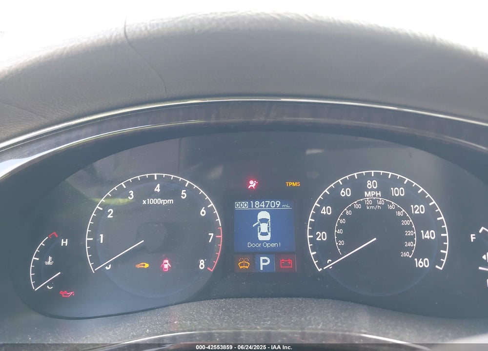 2011 HYUNDAI GENESIS VIN: KMHGC4DE1BU133232