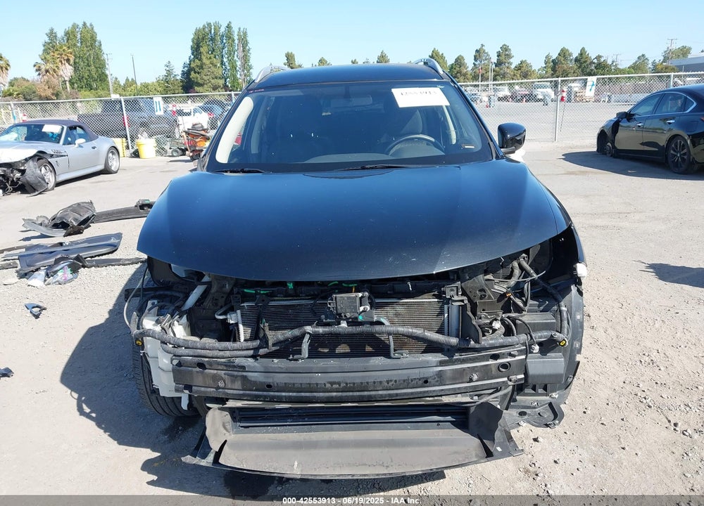2018 NISSAN ROGUE VIN: KNMAT2MV2JP590157
