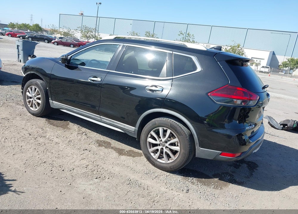 2018 NISSAN ROGUE VIN: KNMAT2MV2JP590157