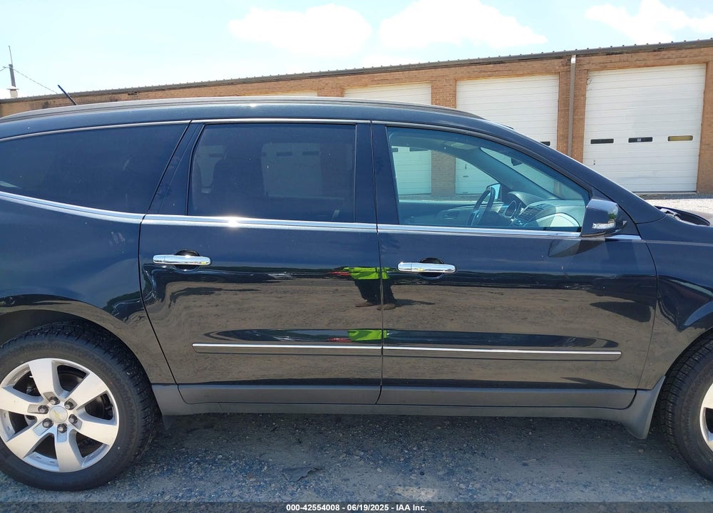 2011 CHEVROLET TRAVERSE VIN: 1GNKVLED6BJ380215