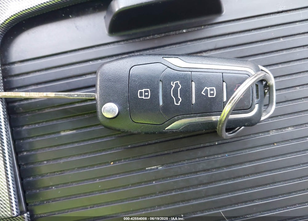 2011 CHEVROLET TRAVERSE VIN: 1GNKVLED6BJ380215