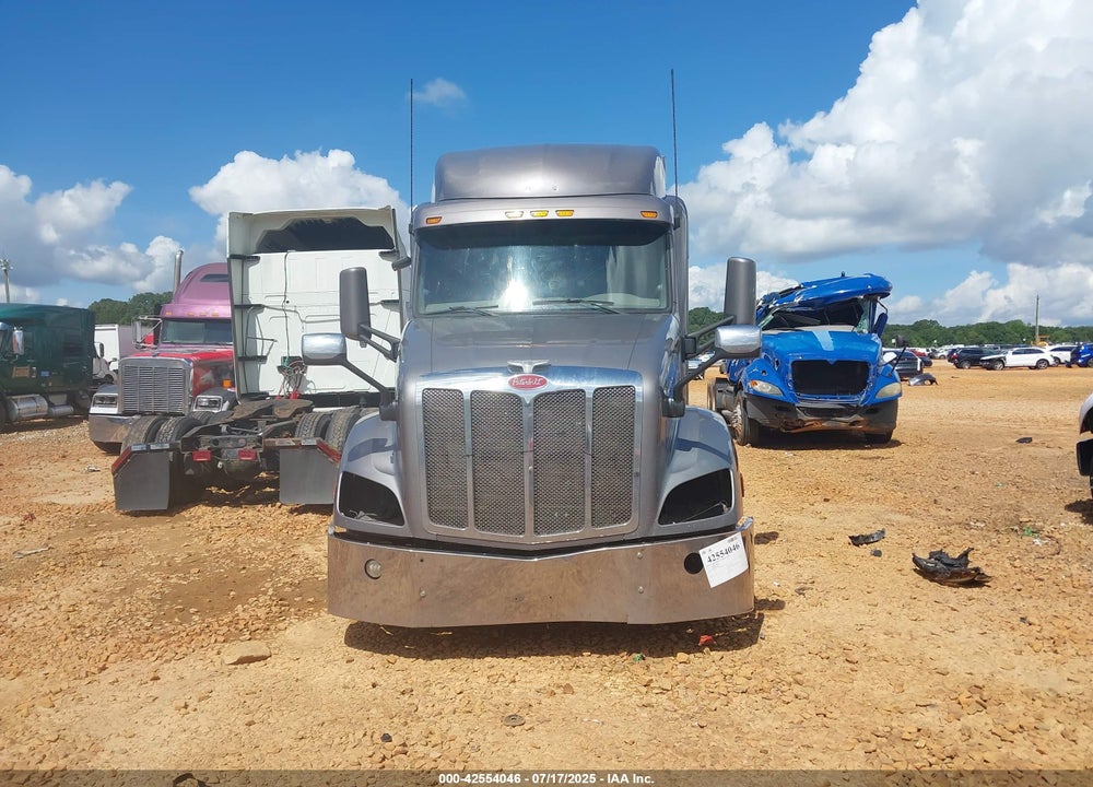 2016 PETERBILT 579 VIN: 1XPBDP9X9GD264695