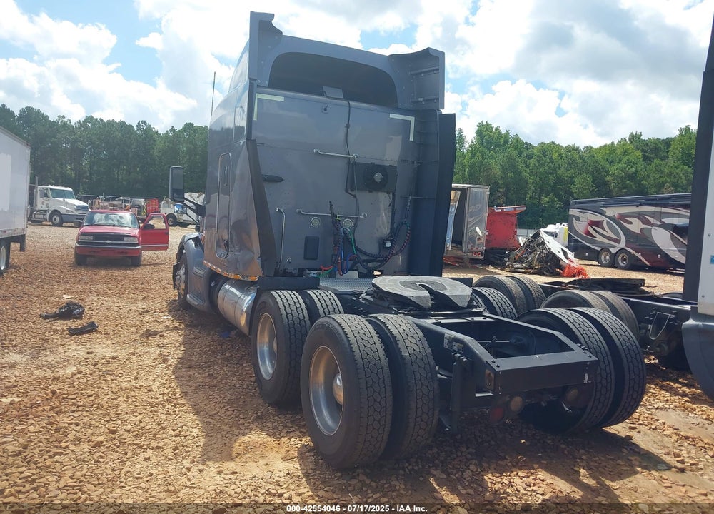 2016 PETERBILT 579 VIN: 1XPBDP9X9GD264695