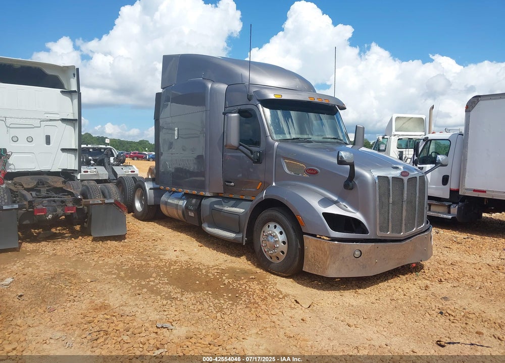 2016 PETERBILT 579 VIN: 1XPBDP9X9GD264695