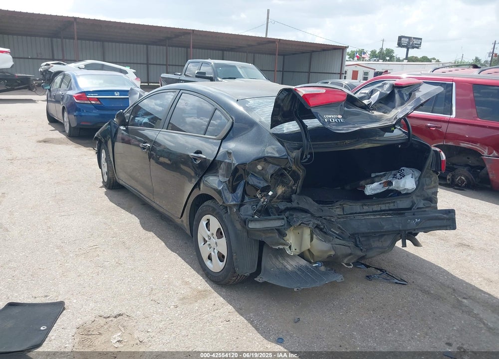 2016 KIA FORTE VIN: KNAFK4A67G5563037