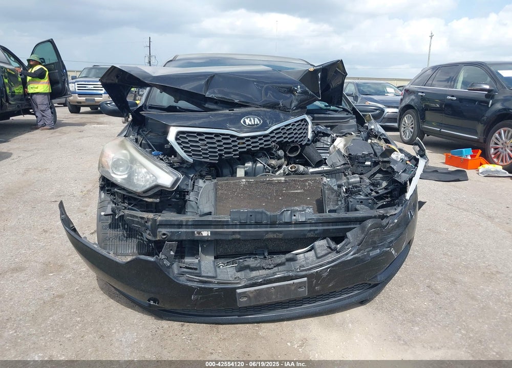 2016 KIA FORTE VIN: KNAFK4A67G5563037