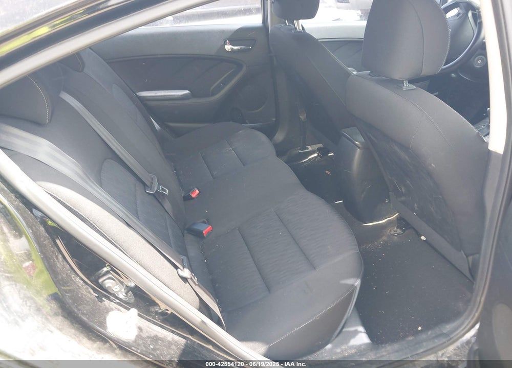 2016 KIA FORTE VIN: KNAFK4A67G5563037