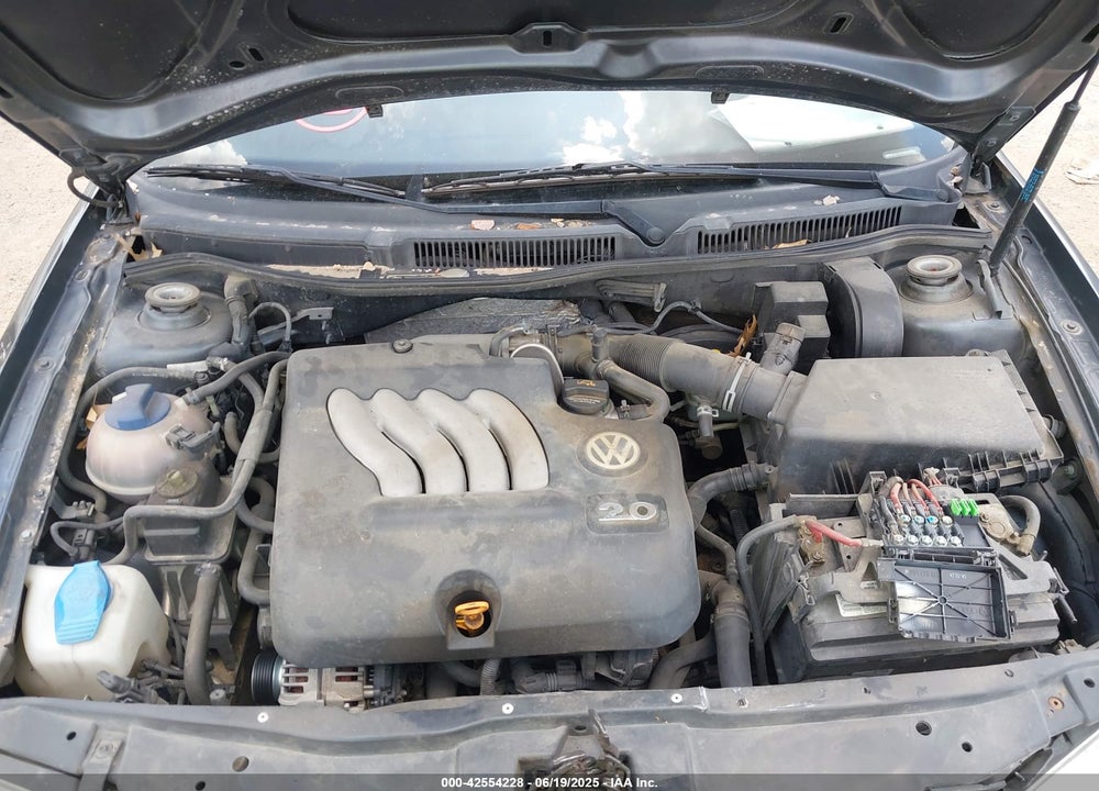 2004 VOLKSWAGEN GOLF GL 2.0L VIN: 9BWFL61J744040303